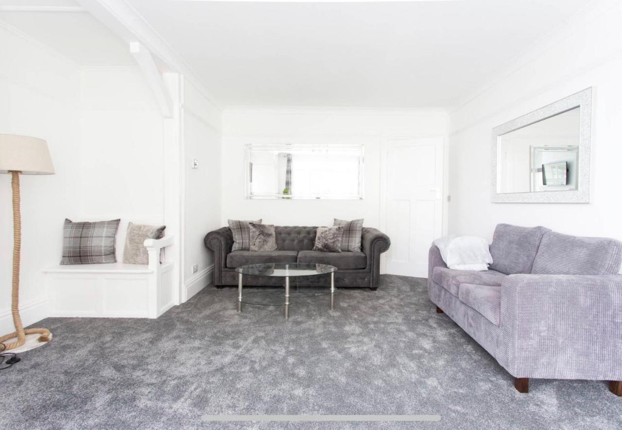 Ammonite Luxury Beachfront Apartment Lyme Regis Buitenkant foto
